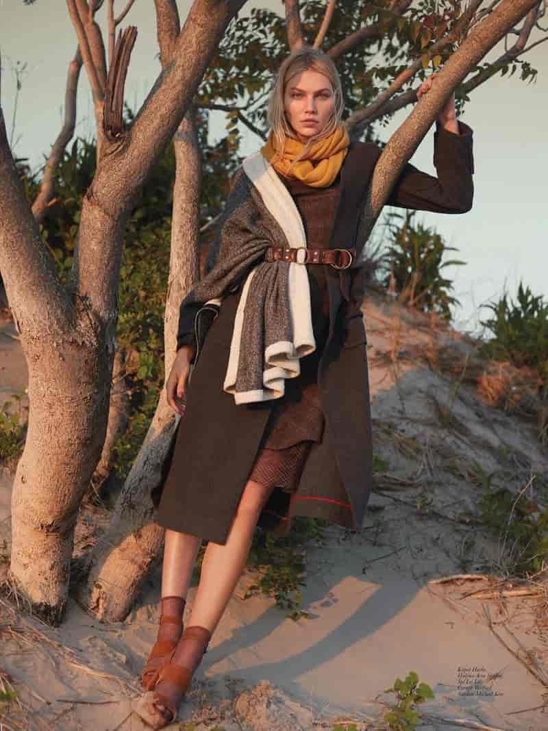 Aline Weber Model04