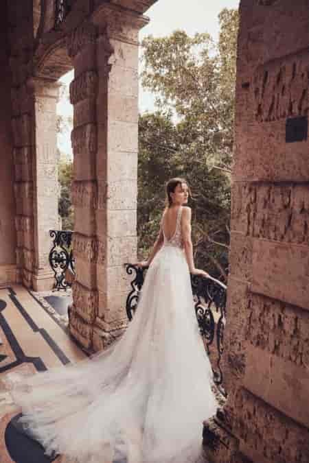 Monique Lhuillier Bridal Spring Summer 2020 Lookbook12