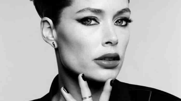 Doutzen Kroes, Soo Joo Park Front L’Oreal Paris x Karl Lagerfeld Ads