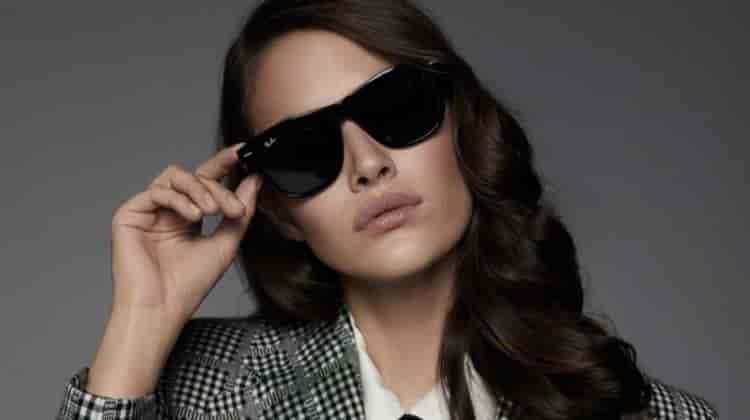Vanessa Moody Models Office-Ready Looks for ELLE Italy