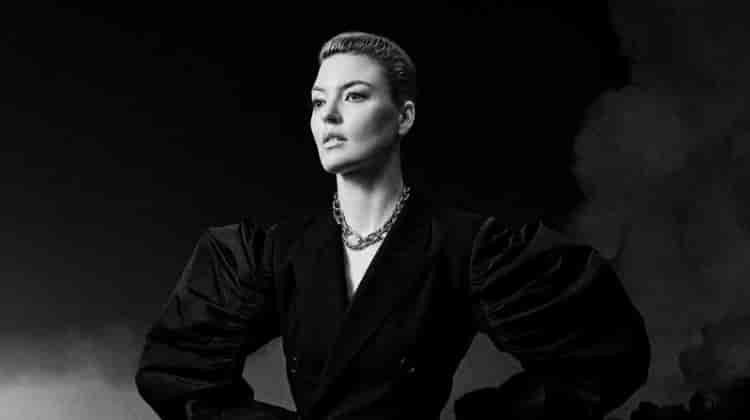 Martha Hunt Models Elegant Looks for Harper’s Bazaar Turkey