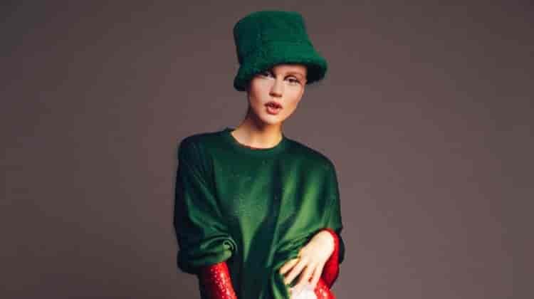 Jessica Vall Wears Party Fashion for Woman Spain