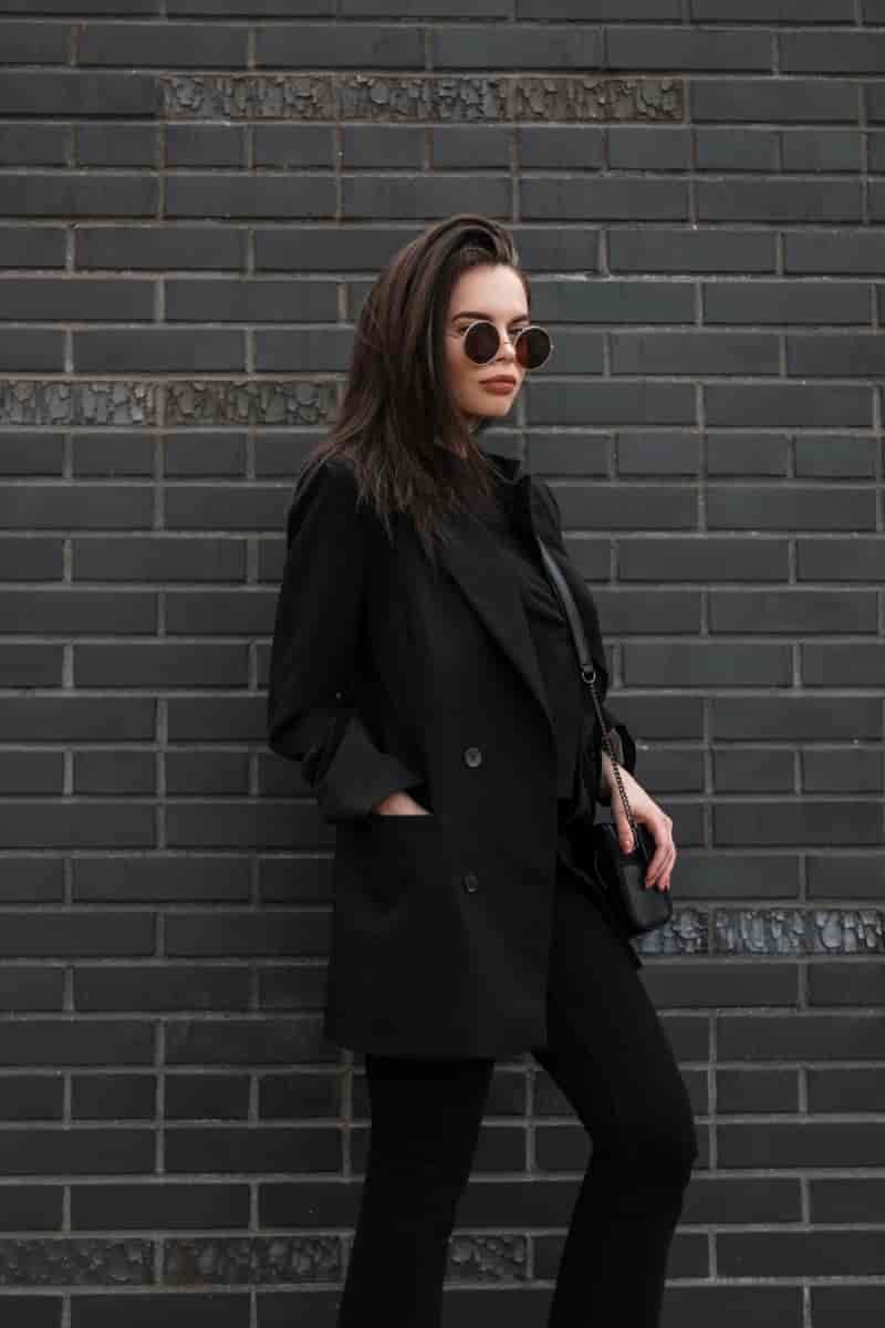 Trendy Black Look Street Style
