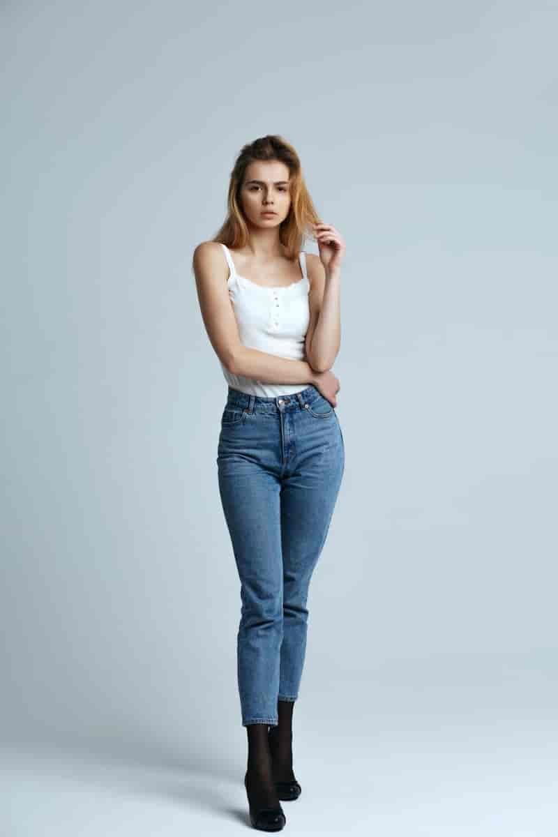Medium Wash Types Jeans