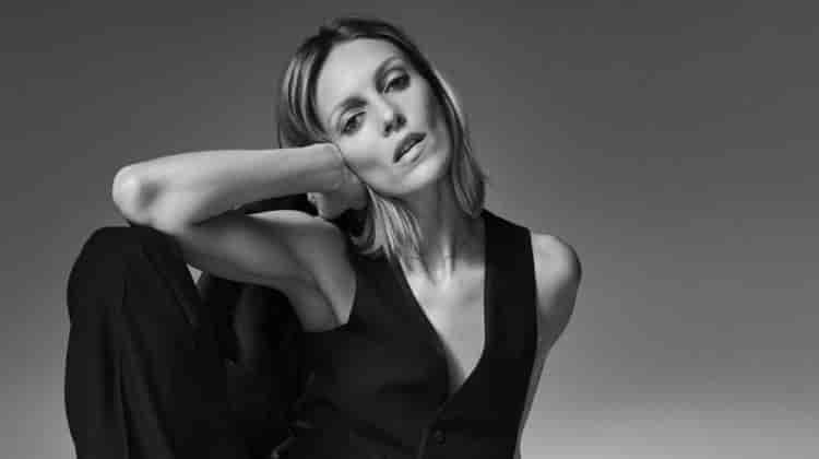 Anja Rubik Strikes a Pose for Zwierciadlo Cover Story