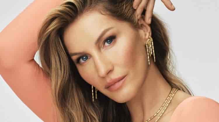 Gisele Bundchen Looks Flawless in Vivara 2024 Jewelry Ad