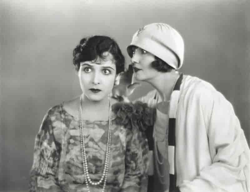 1920s Pearl Necklaces Women