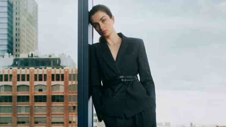 Andreea Diaconu Embraces City Style in Blazé Milano Pre-Fall 2024