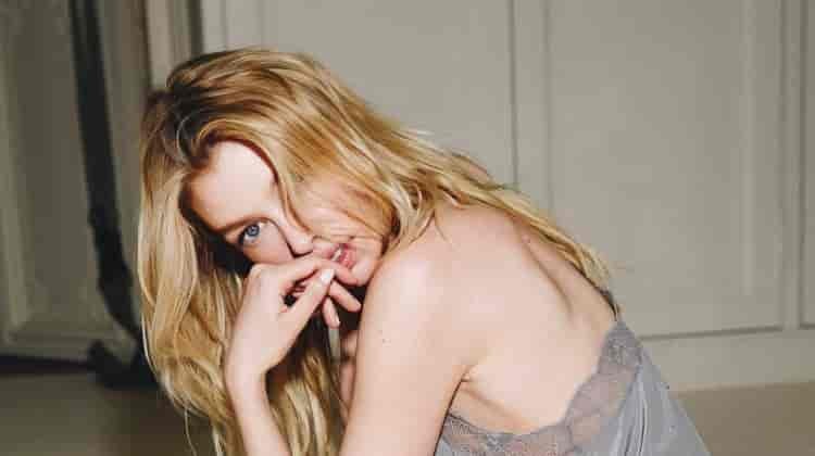 Stella Maxwell Exudes Cool in Zadig & Voltaire Fall 2024