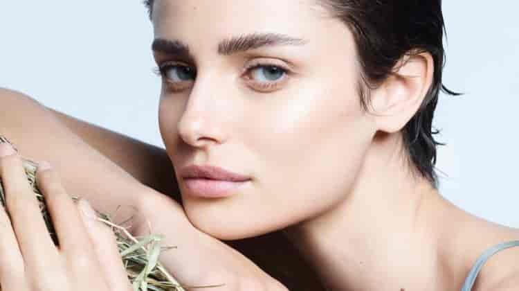 Taylor Hill Headlines Emporio Armani’s Spring 2025 Ad