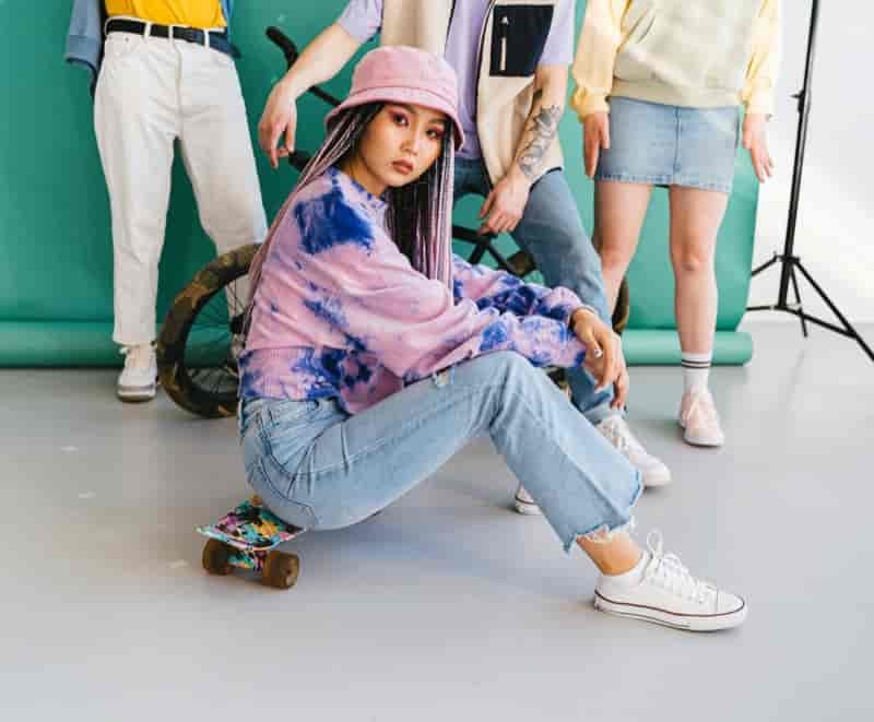 modern sneaker outfit