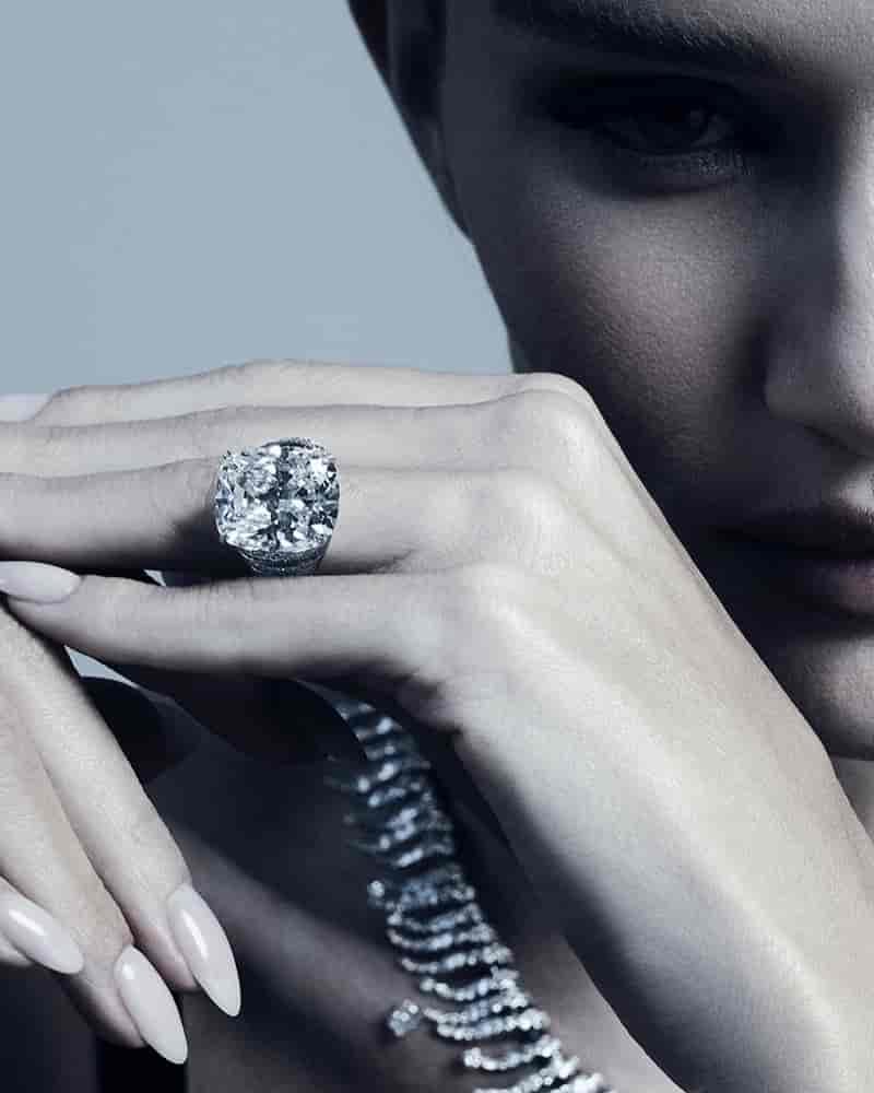 Rosie Huntington-Whiteley. Photo: David Roemer / Harper's Bazaar Taiwan