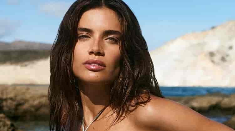 Sara Sampaio Wows in Calzedonia’s Summer Swimwear