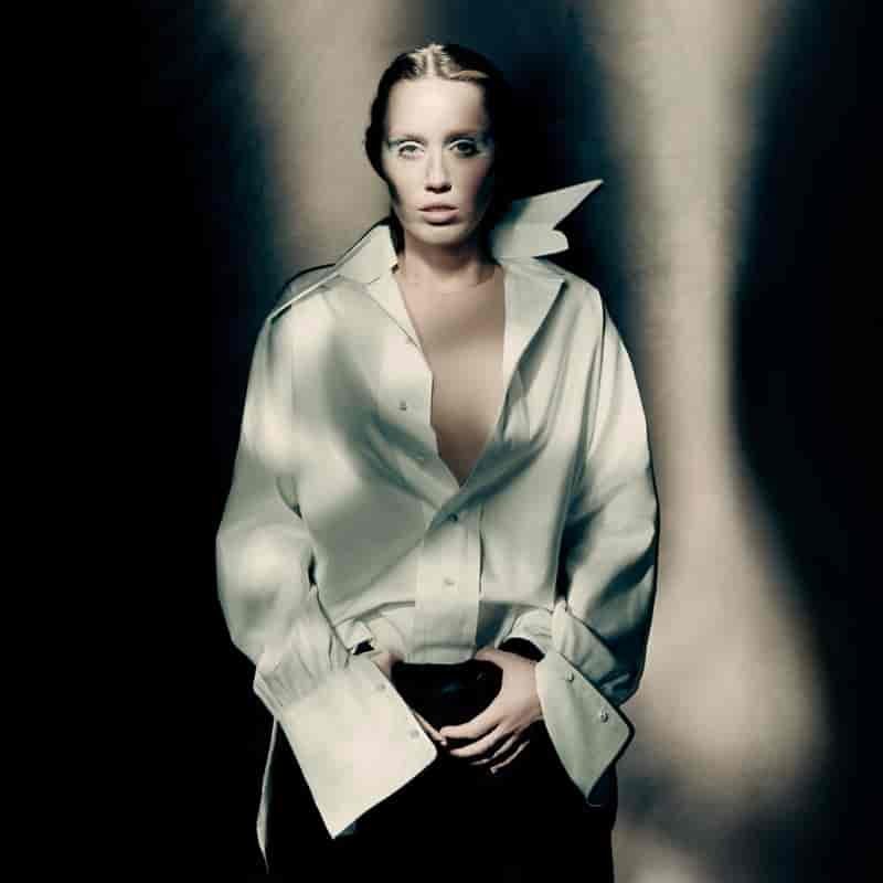 Miley cyrus maison margiela 2025 ad04