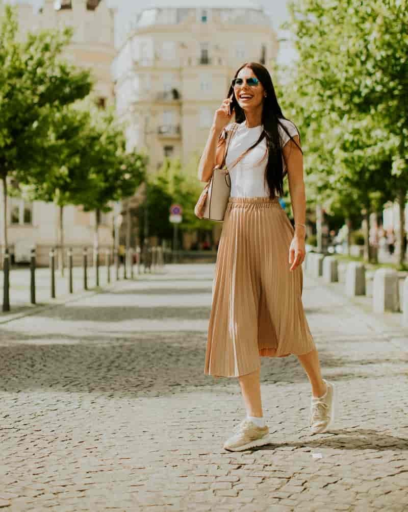 White tee pleated skirt