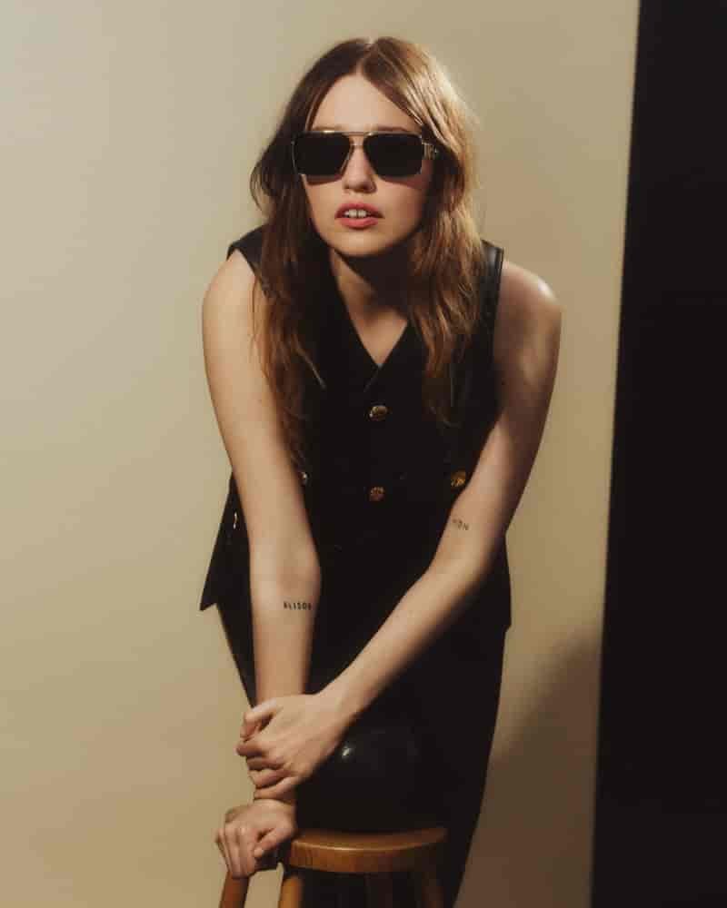 Aimee lou wood versace eyewear campaign02