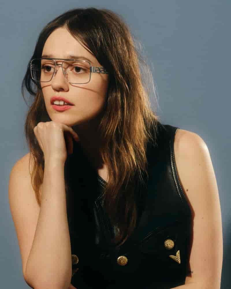 Aimee lou wood versace eyewear campaign03