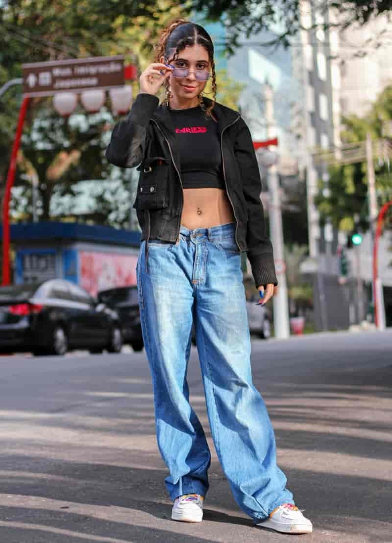 Baggy jeans cropped top