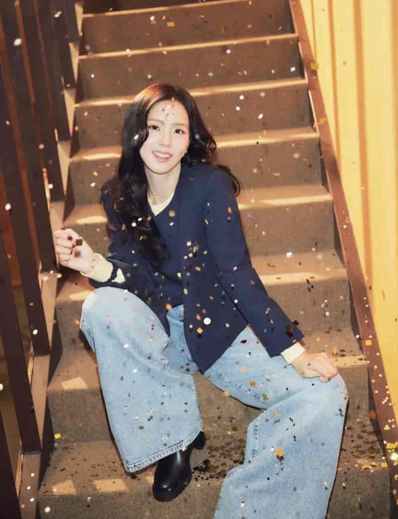 Jisoo stars in Tommy Hilfiger's Holiday 2025 campaign.