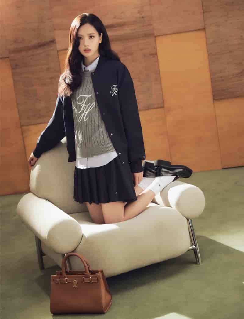 Jisoo tommy hilfiger holiday 2025 ad06
