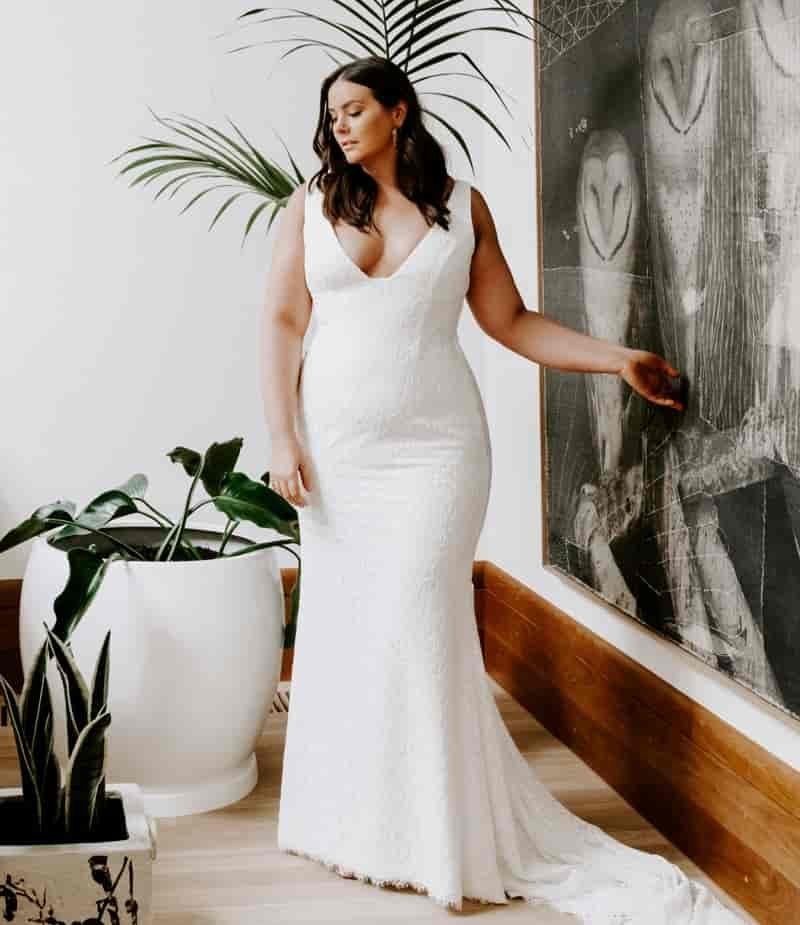 Plus size fitted wedding gown