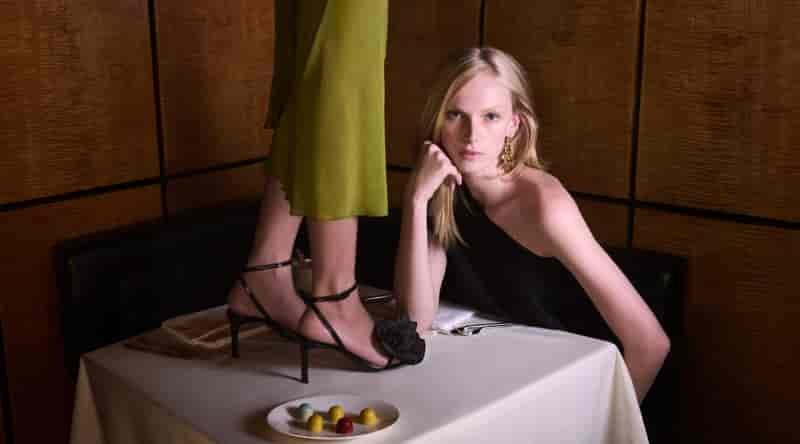 Tory burch holiday 2025 campaign09