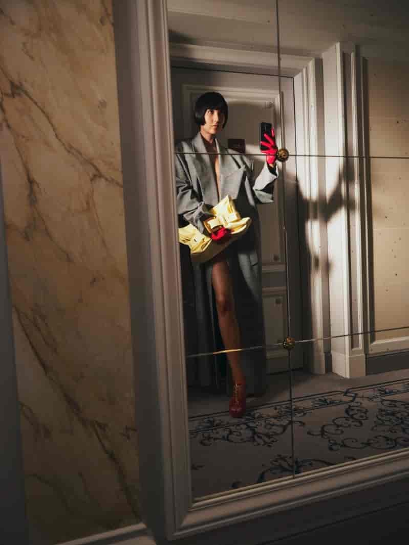 Balmain Holiday 2025 Campaign10
