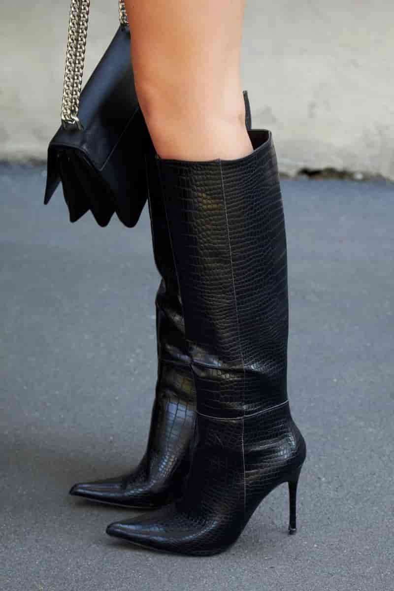 Leather boots black