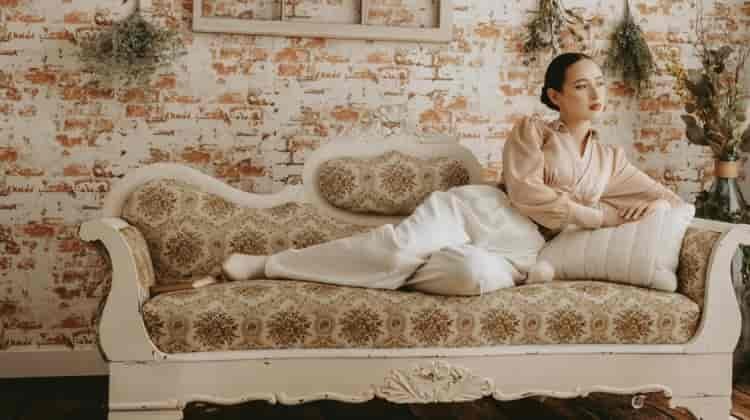 Pantone Trend Colors That Are Taking Over Fashion & Home Design
