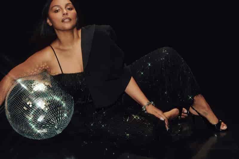 Victorias Secret Grand Soiree Holiday Campaign09